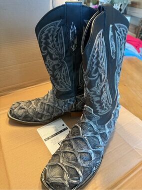 Pirarucu Men's Black Exotic-Texture Western Boots with Gray Accents - ALFA